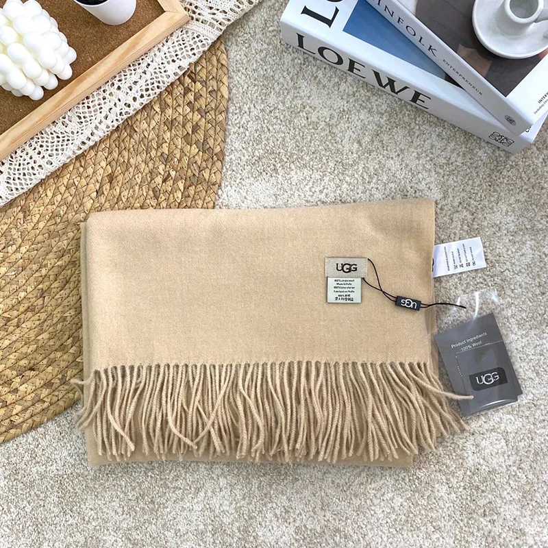 Ugg Scarf Beige